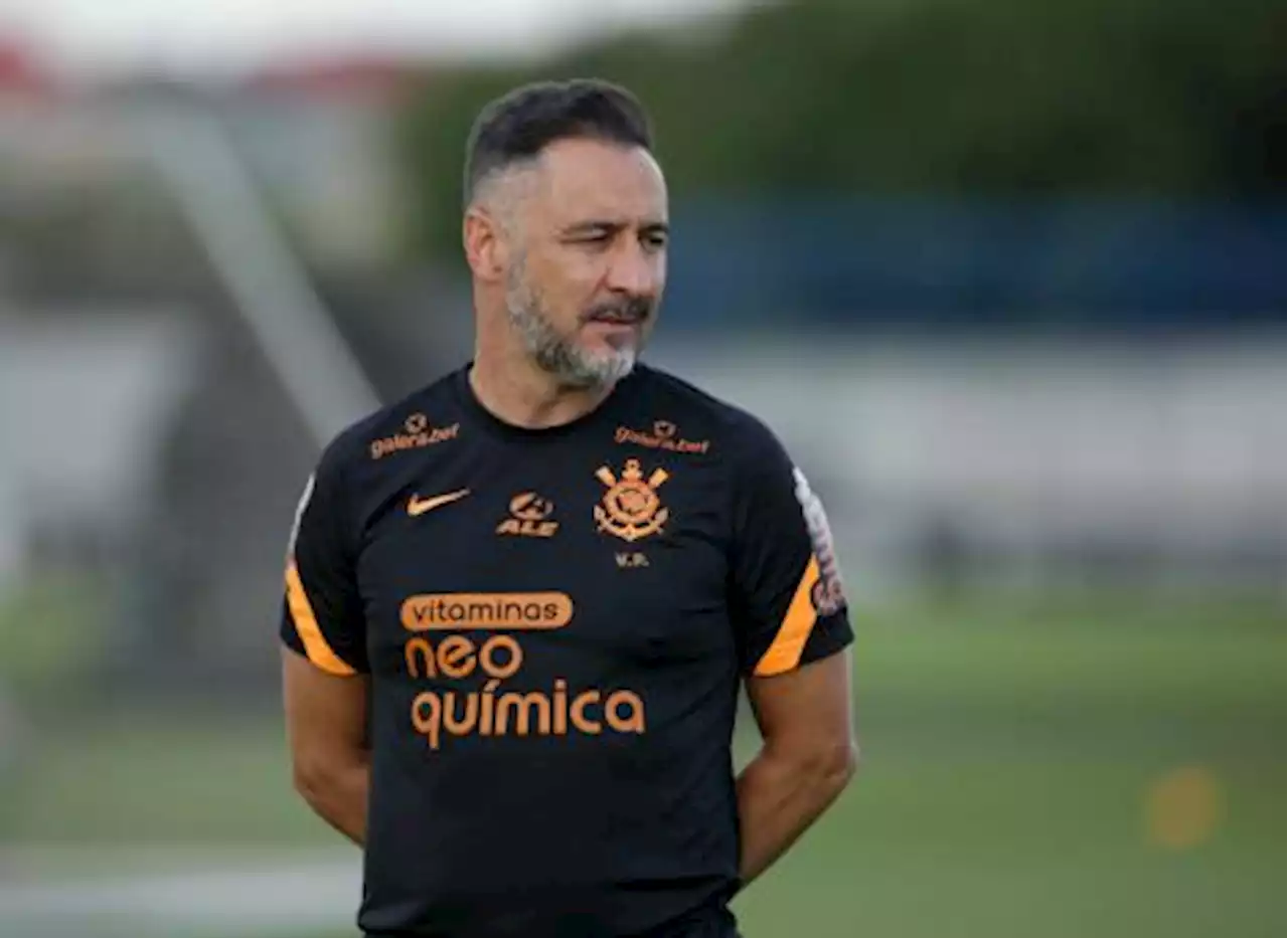 Ex-técnico do Flamengo prevê dificuldades caso Vítor Pereira vá para o clube: 'Um cara de duas palavras'