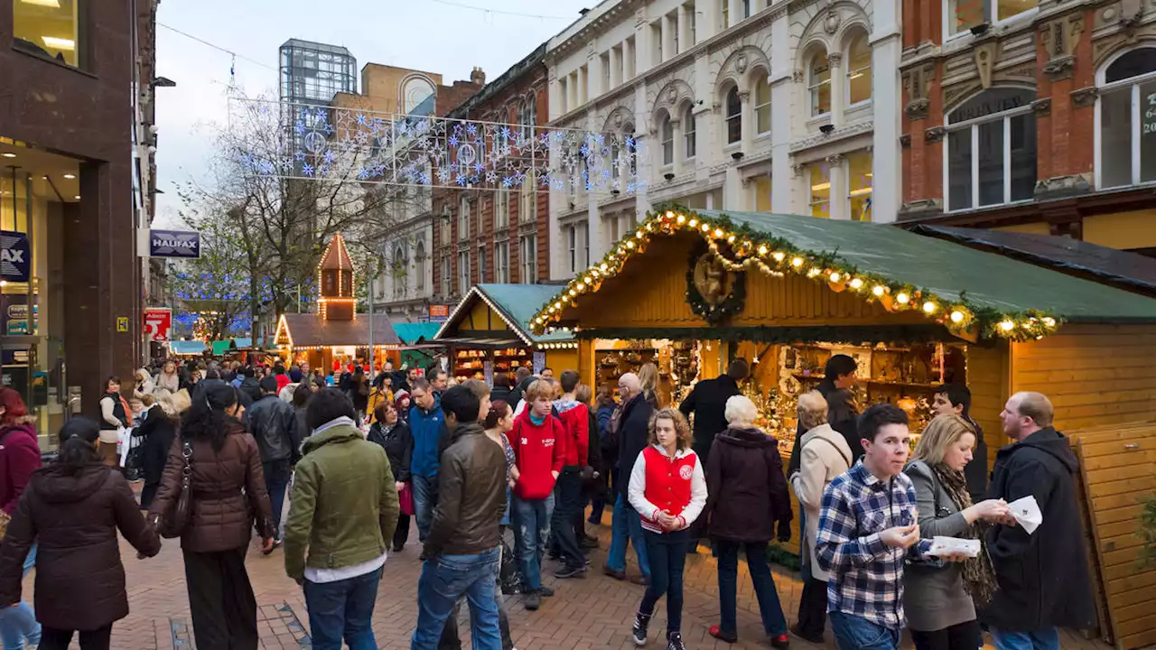 Car drives into crowd at Christmas market, prompting panic