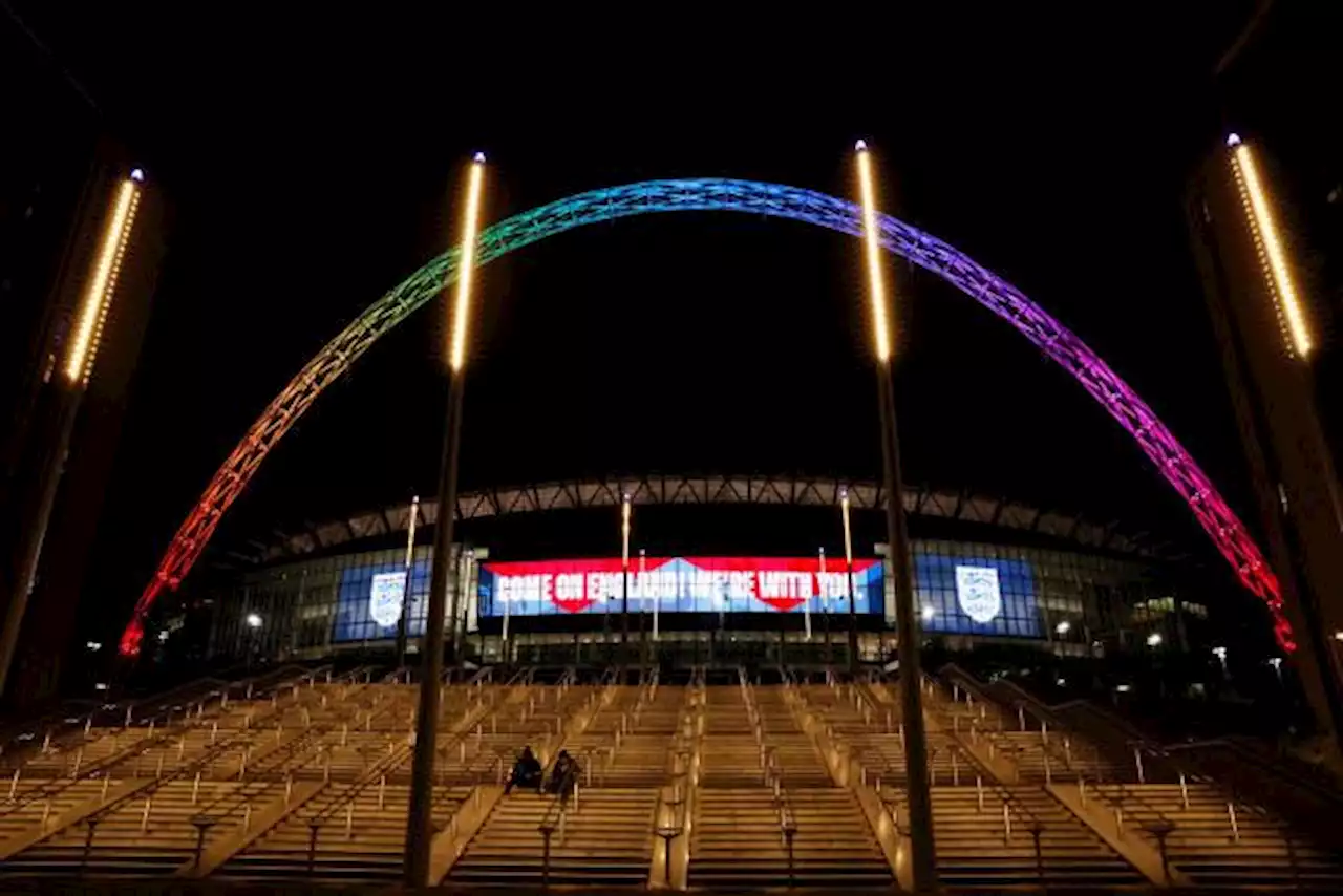 Le stade de Wembley aux couleurs de l'arc-en-ciel