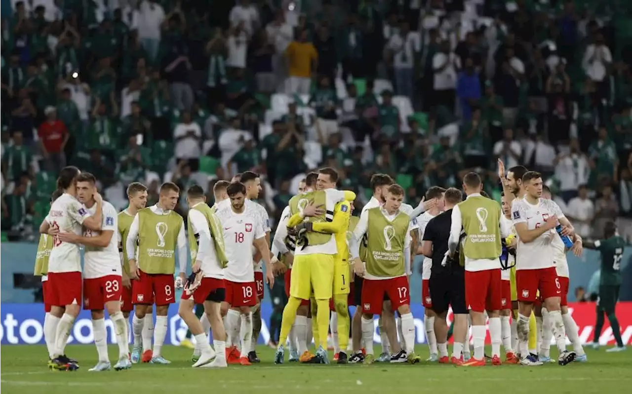 Plucky Poland near World Cup last 16 after stunning Saudi Arabia 2-0