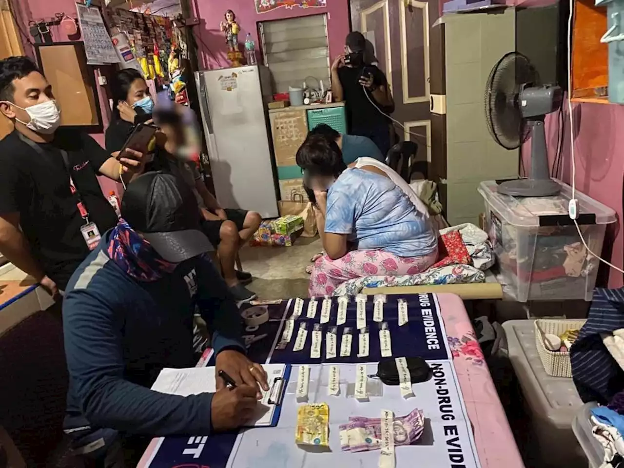 Mother, two sons nabbed for possession of shabu worth P136,000 in Bacolod buy-bust