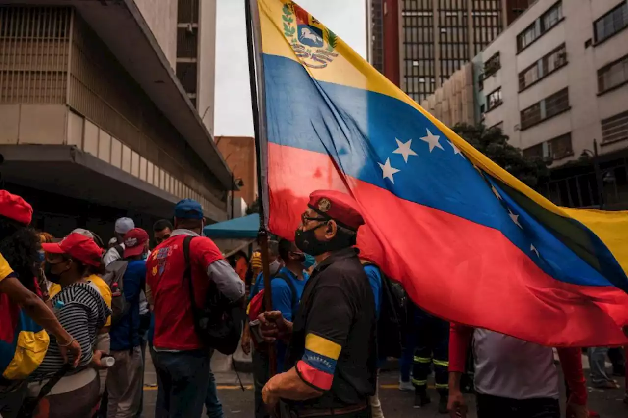 As Venezuelan antagonists talk, the U.S. softens its stance