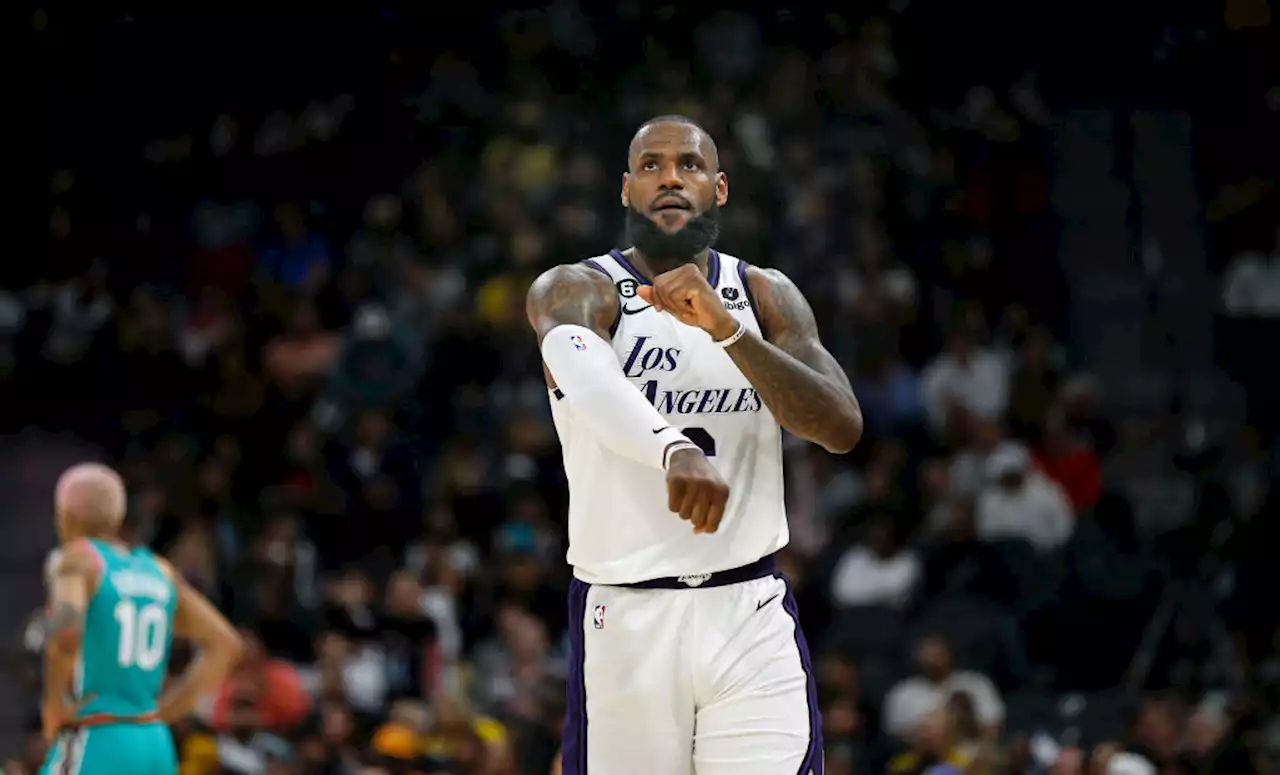 Lakers Top Spurs 105-94 in LeBron's Return For First Road Victory of Season