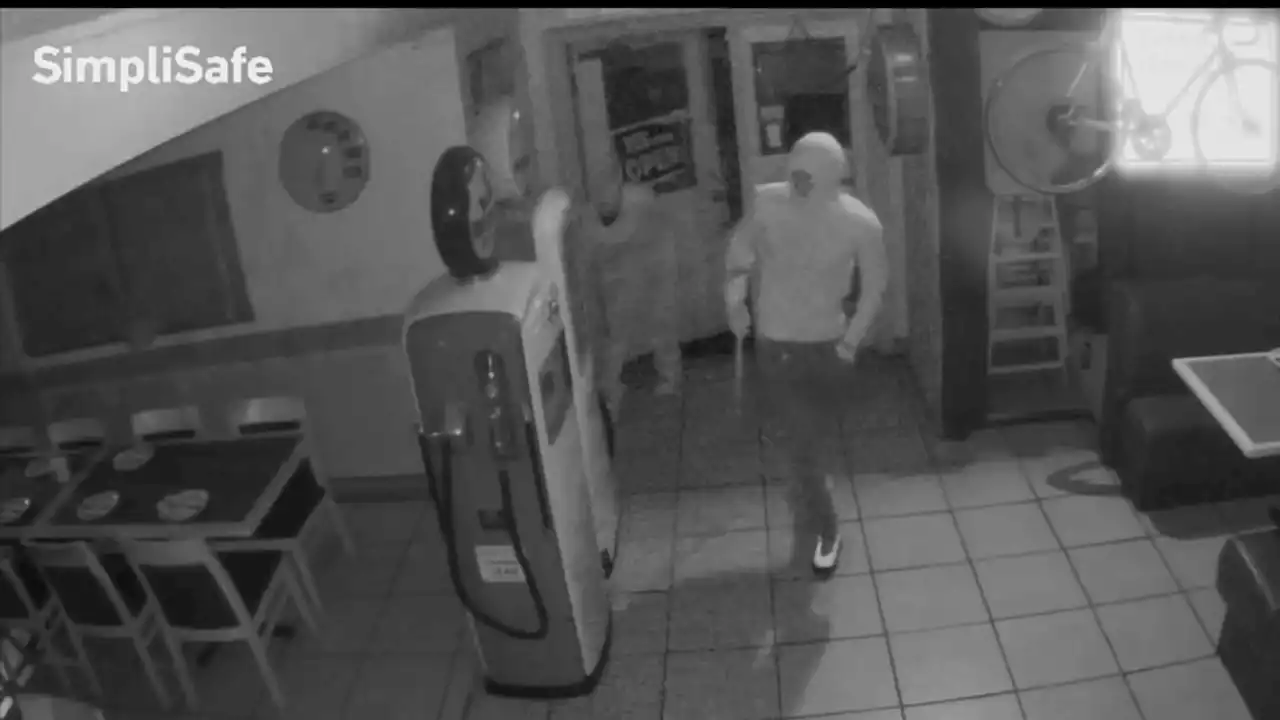 Family Confronts Thieves Who Broke Into Corona Restaurant on Thanksgiving