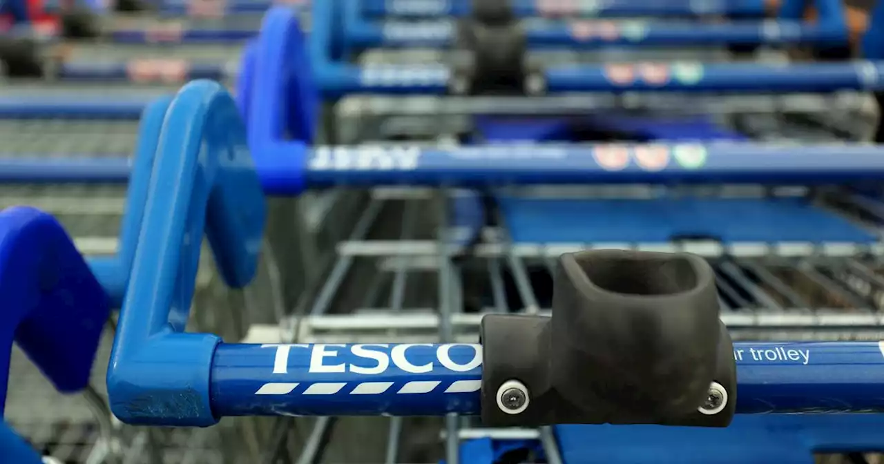 Shoppers just discovering how to unlock trolleys without £1 coin