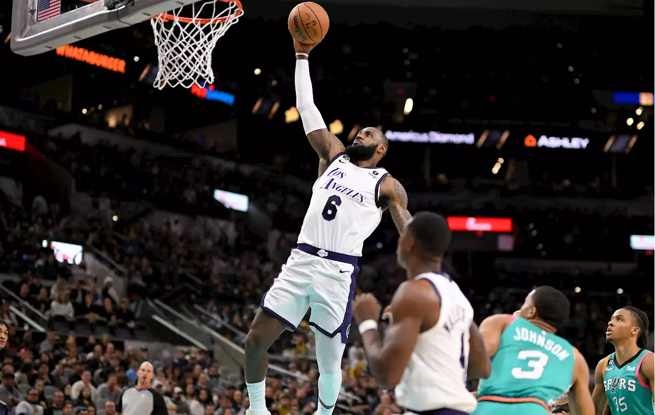 LeBron James helps propel Lakers past Spurs in return from injury