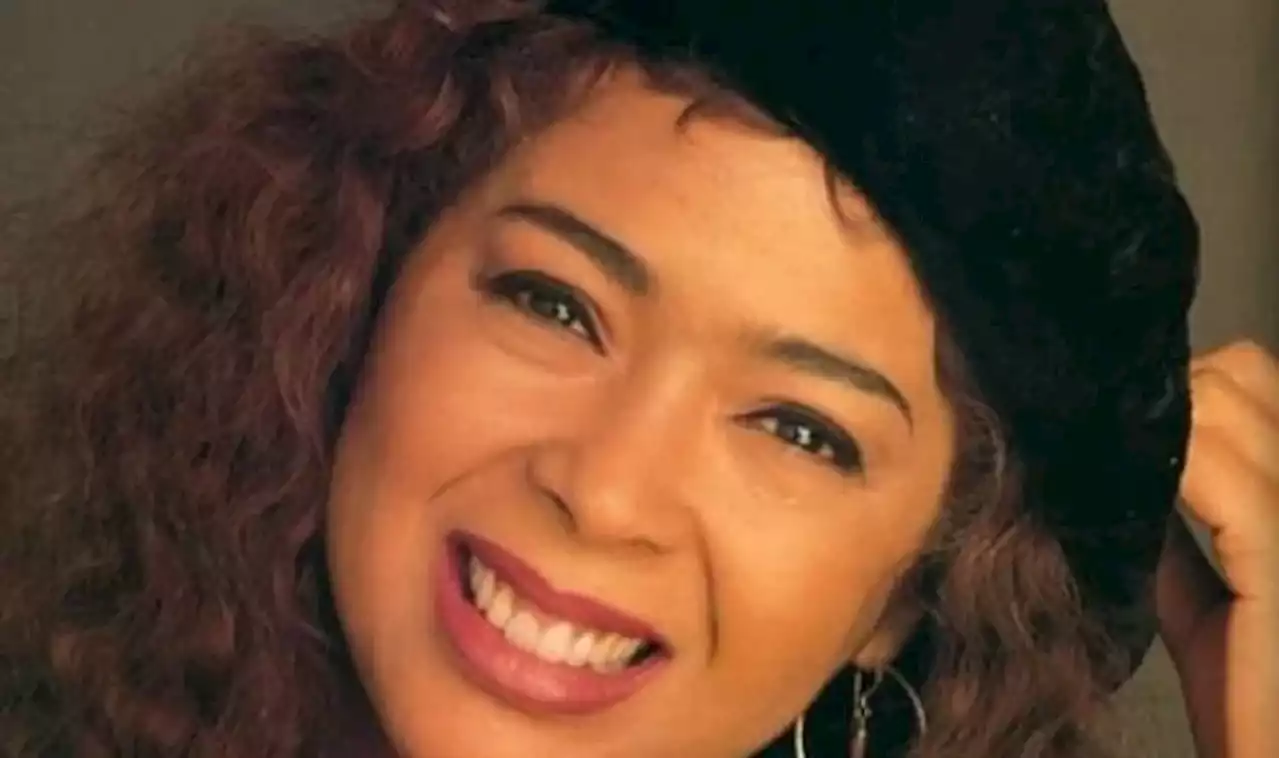 Morre Irene Cara, cantora que deu voz às canções do filme 'Flashdance'