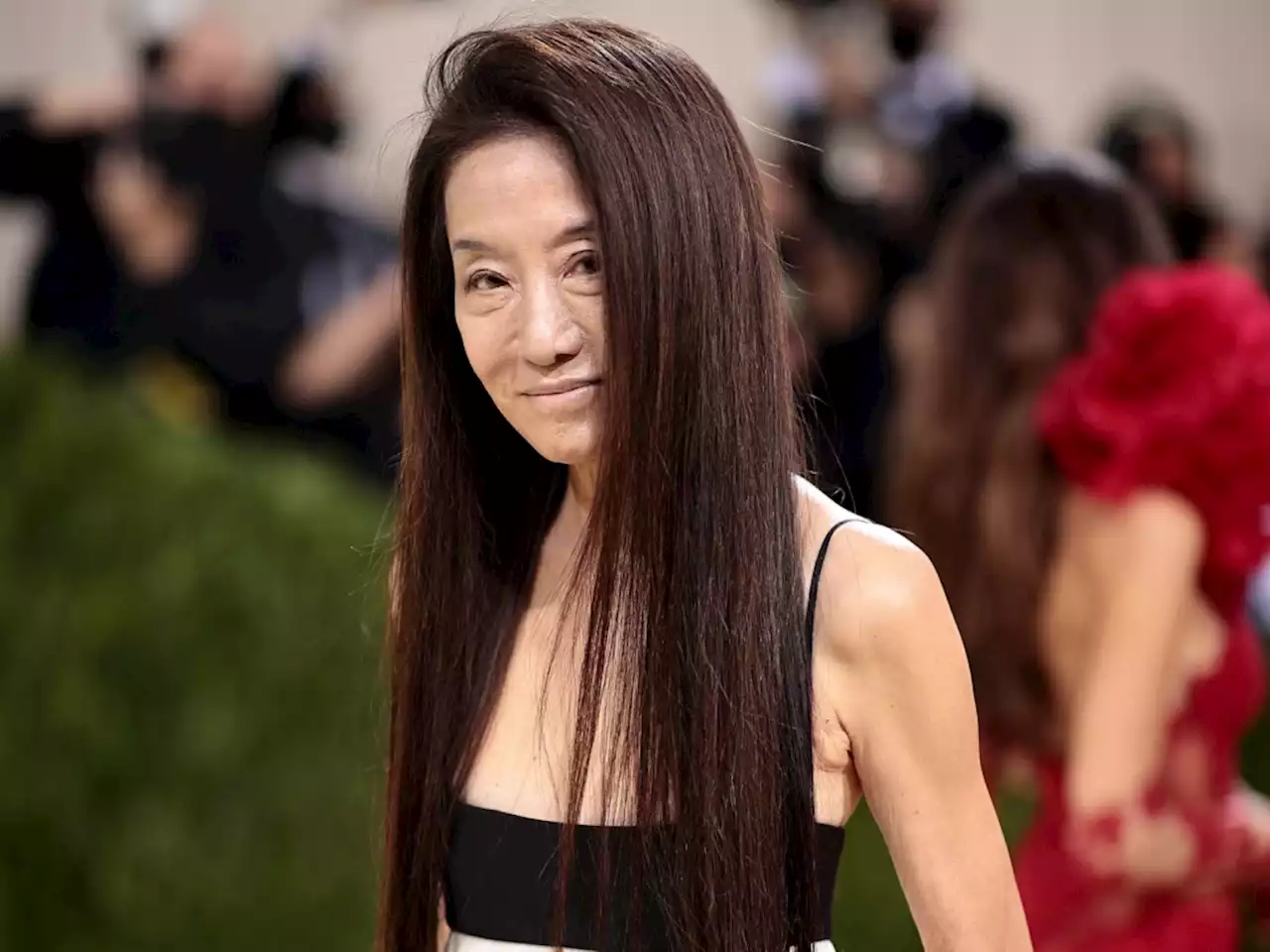 Vera Wang Shows off How Cool Her Daughters Are in Rare Family Photo for Thanksgiving