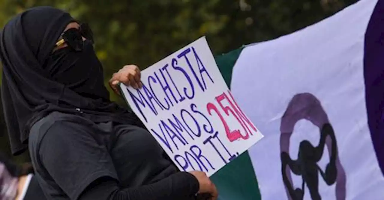 EN VIVO: Contingentes llegan al Zócalo por marcha del 25N contra violencia machista