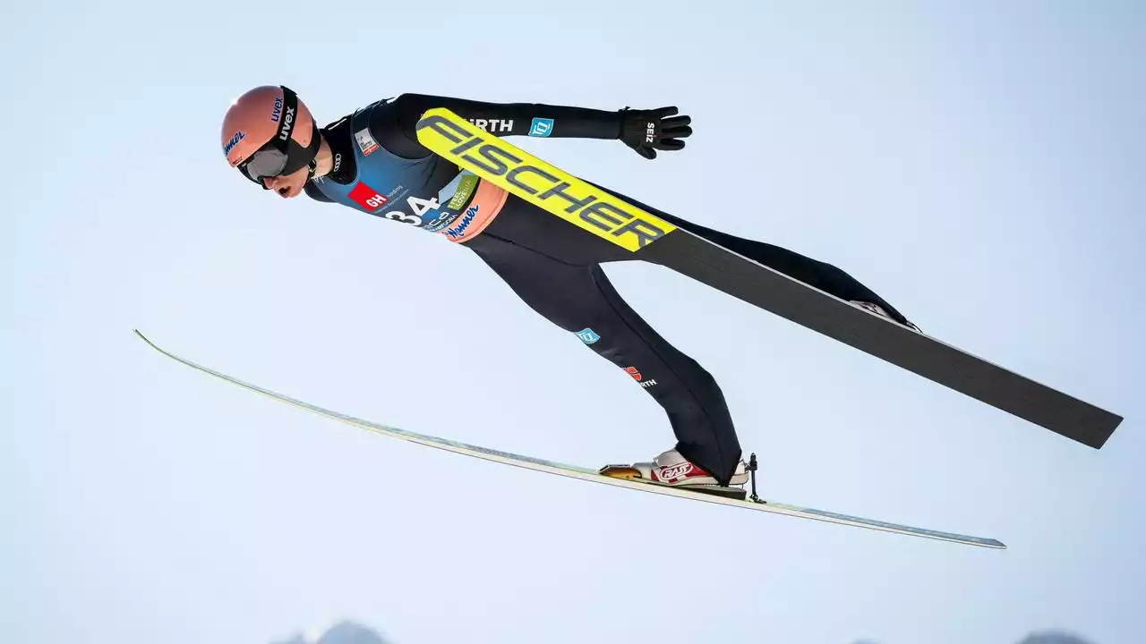 Weltcup in Kuusamo: Karl Geiger springt in die Top Ten