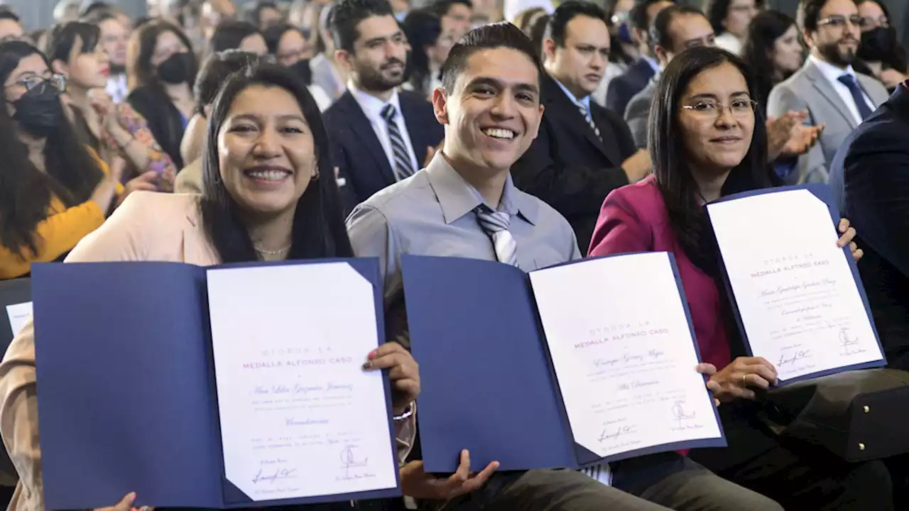 Medalla Alfonso Caso a 128 graduados de posgrado - Gaceta UNAM