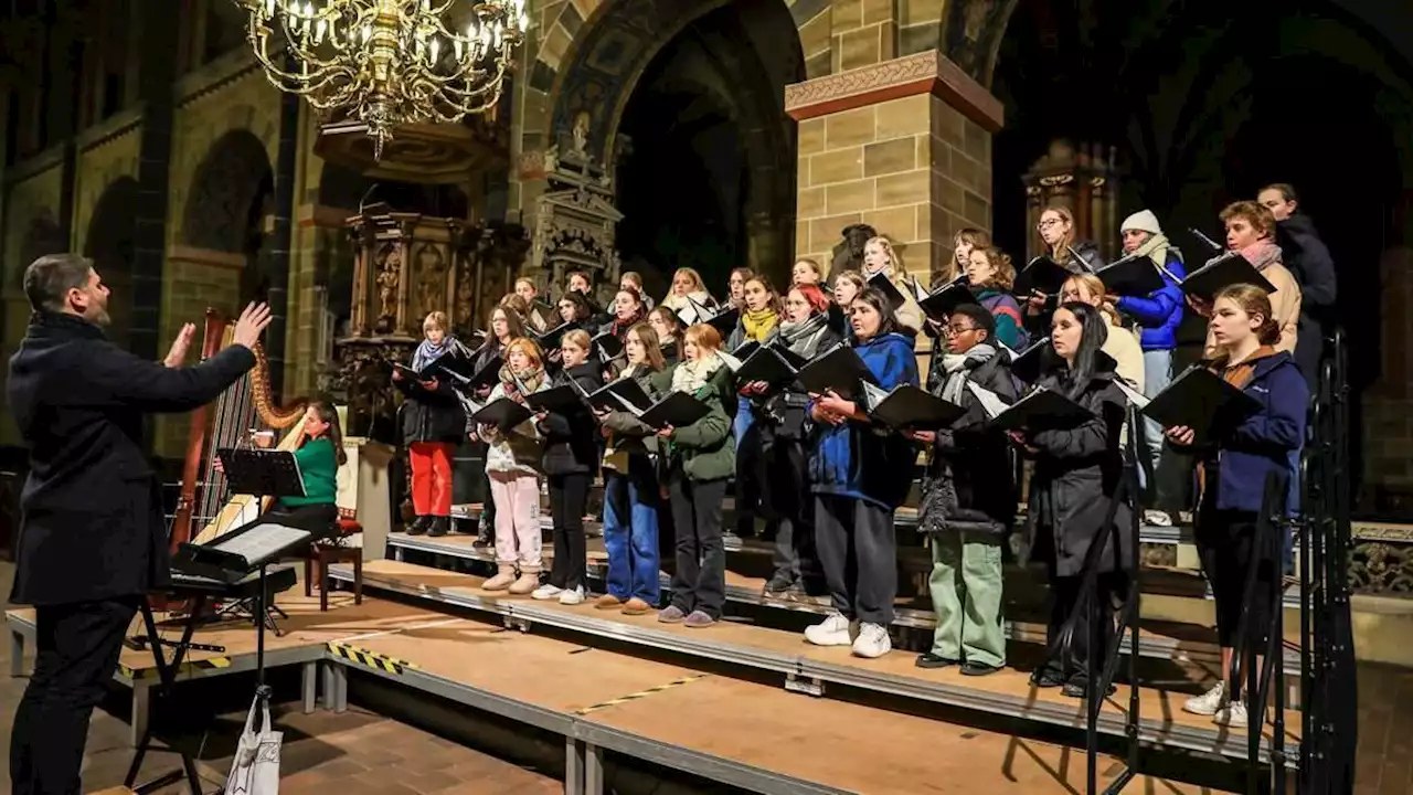 premiere der mädchenkantorei beim benefizadventskonzert