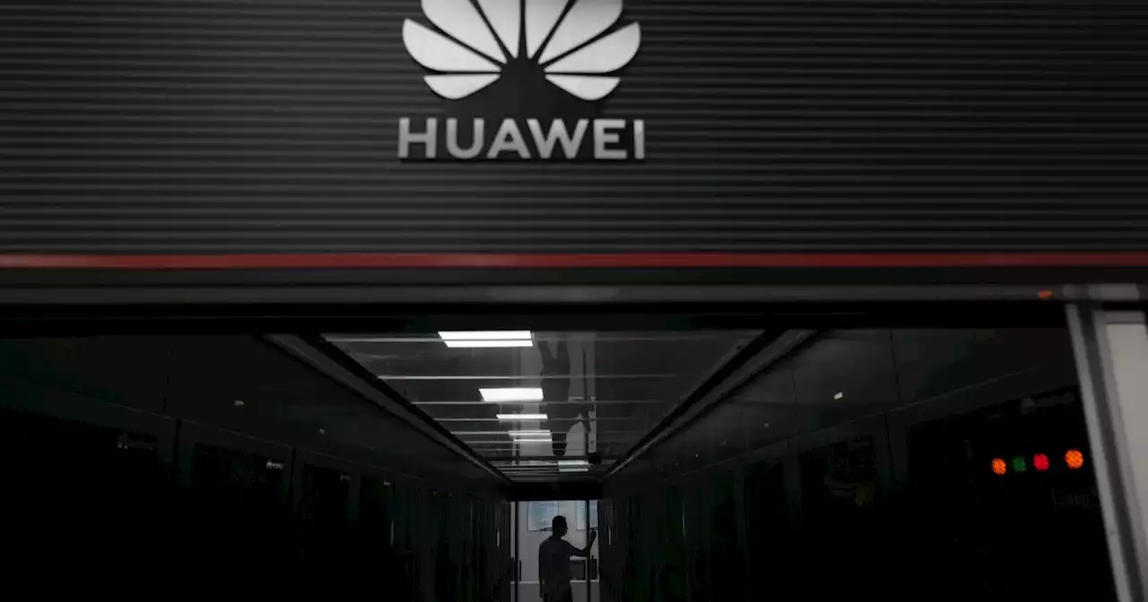 US FCC bans sales, import of Chinese tech from Huawei, ZTE