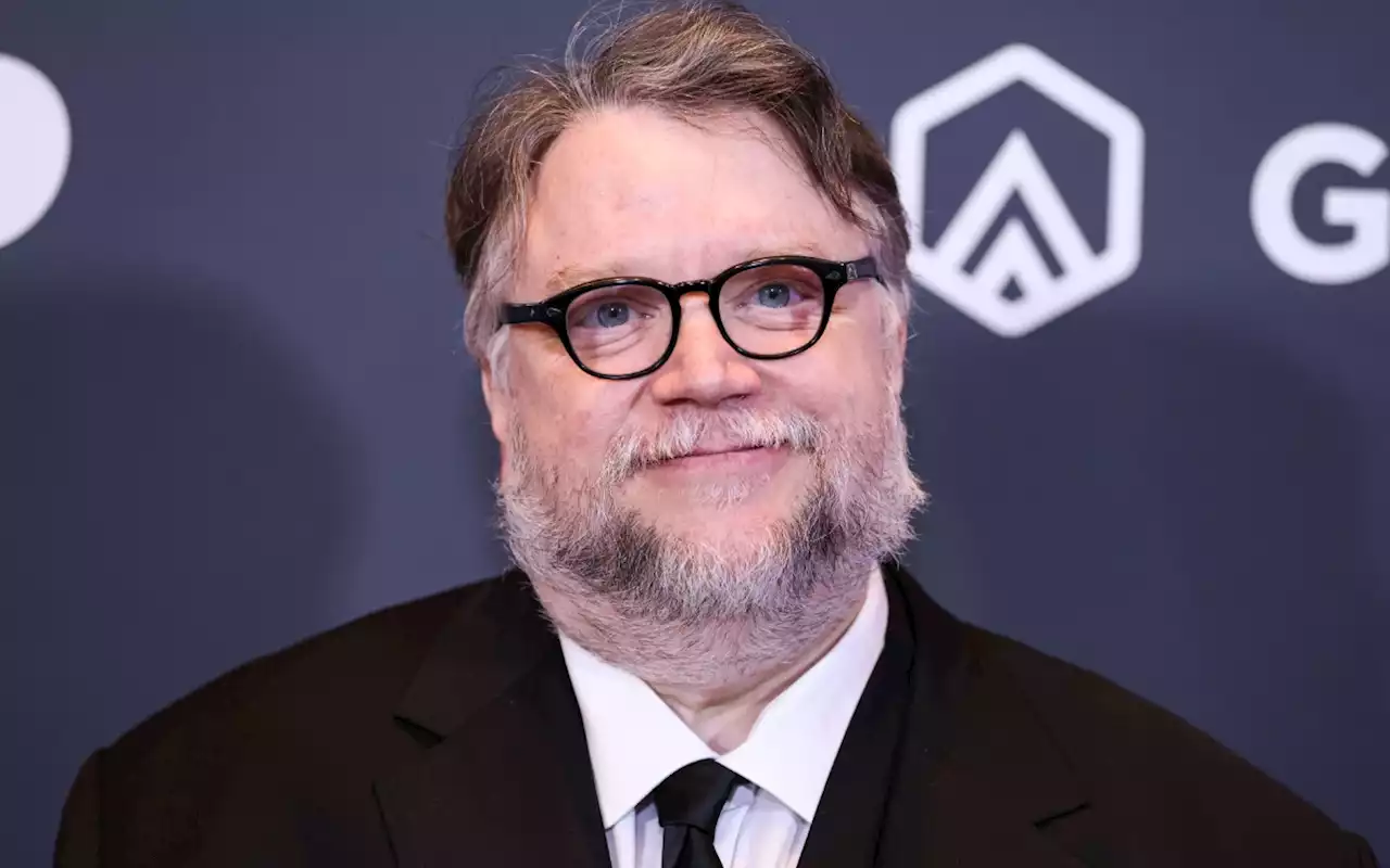 Guillermo del Toro ofrece pagar estatuillas del Premio Ariel