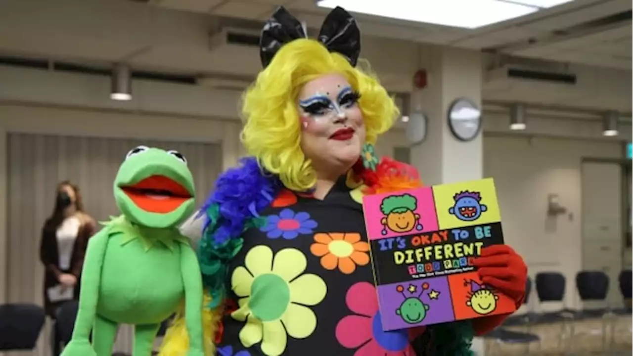 Drag storytime at Hamilton library sees full house, as community comes out to support | CBC News