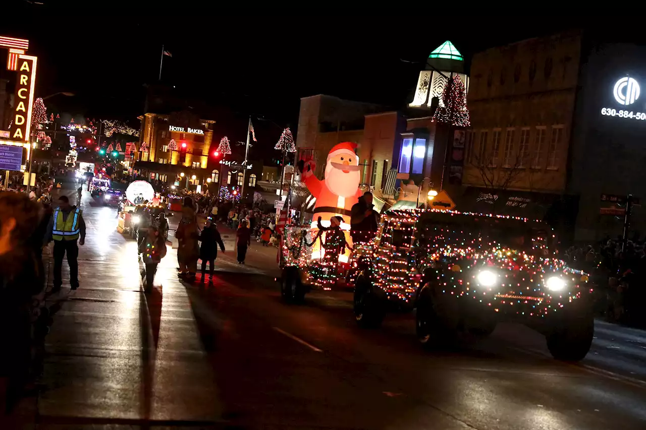 Santa Claus -- and Donnie Wahlberg -- are comin' to town!