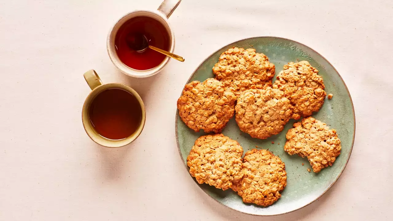 Chewy Oatmeal Cookies