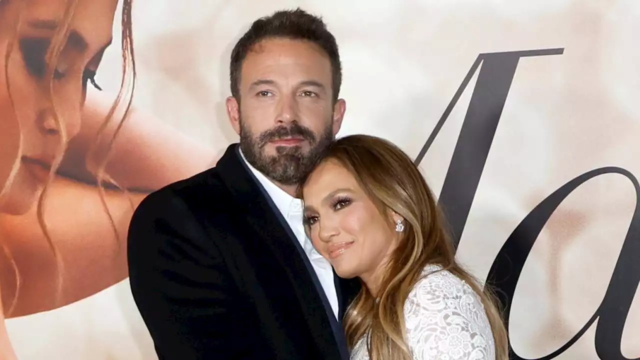 Jennifer Lopez Celebrates Thanksgiving with Ben Affleck