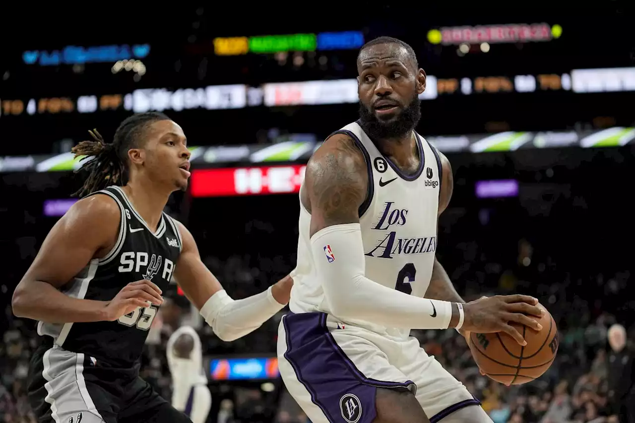 Behind LeBron James, the Lakers dispatch the Spurs for the third time this week