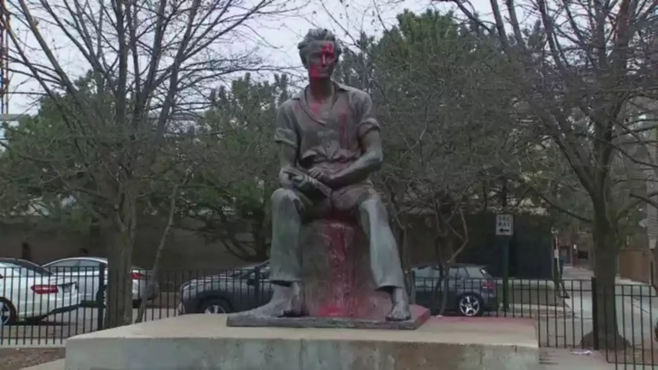 Abraham Lincoln statue vandalized on Chicago's North Side