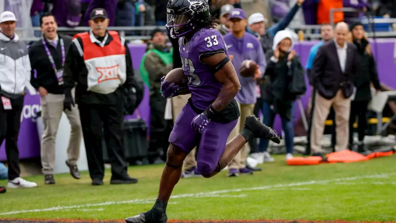 No. 4 TCU finishes undefeated regular season with 62-14 rout of Iowa State