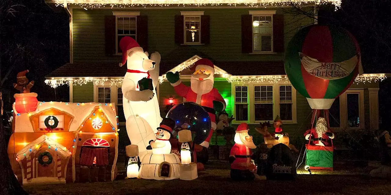 How weather impacts Christmas light displays