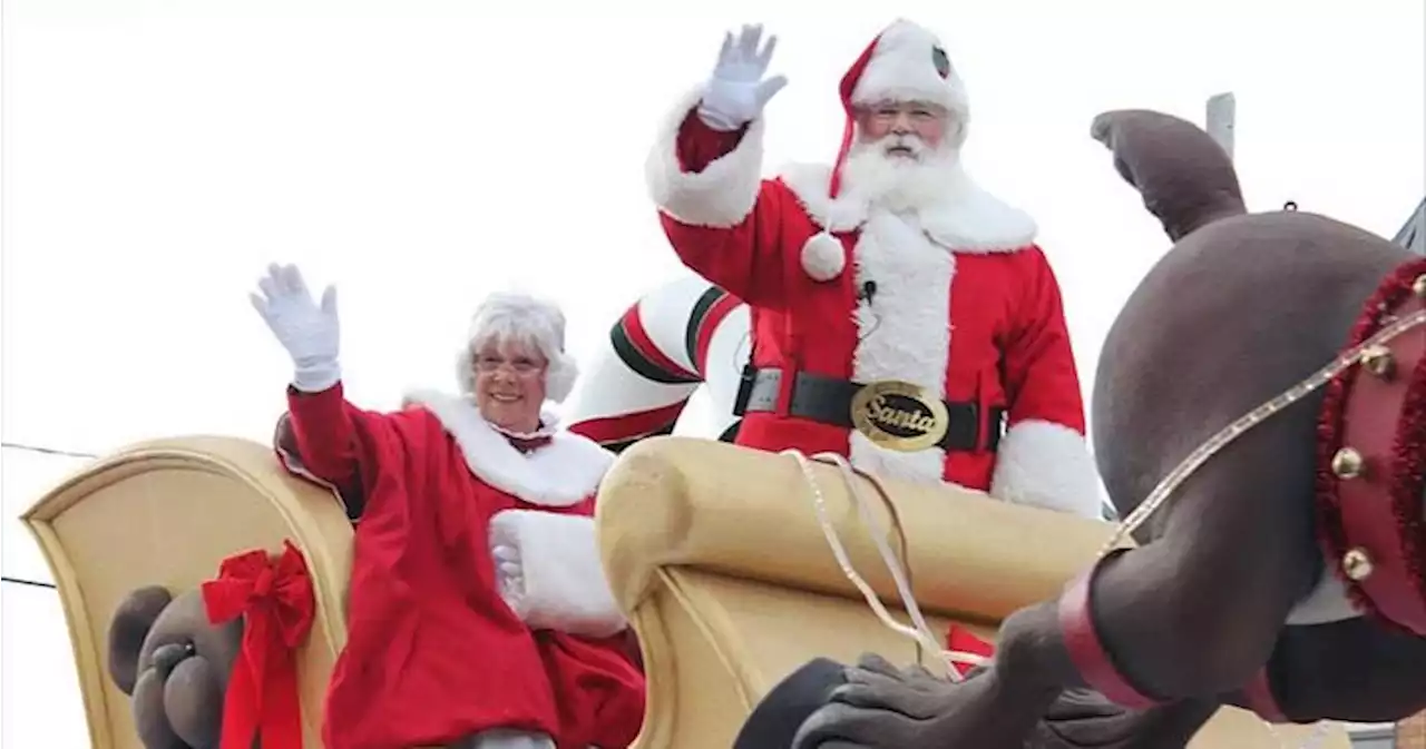 Santa Claus Parade kicks off in Regina and Saskatoon | Globalnews.ca