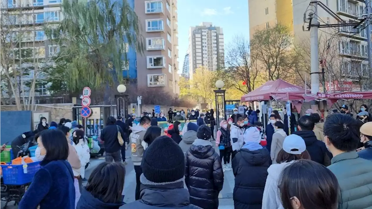 “정밀방역 한다며, 아파트 전체 가둬?”…베이징, 커지는 ‘봉쇄저항’