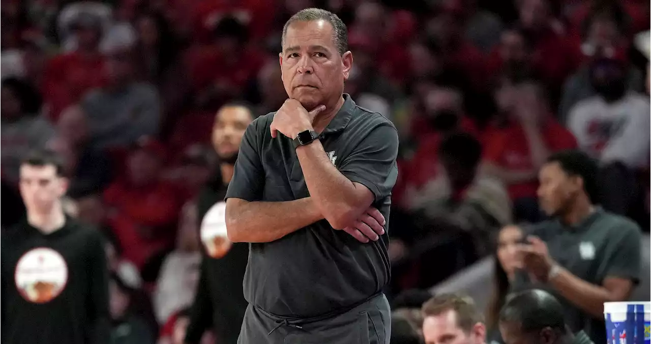 Smith: As No. 1 awaits, a reminder of what Kelvin Sampson has built at UH