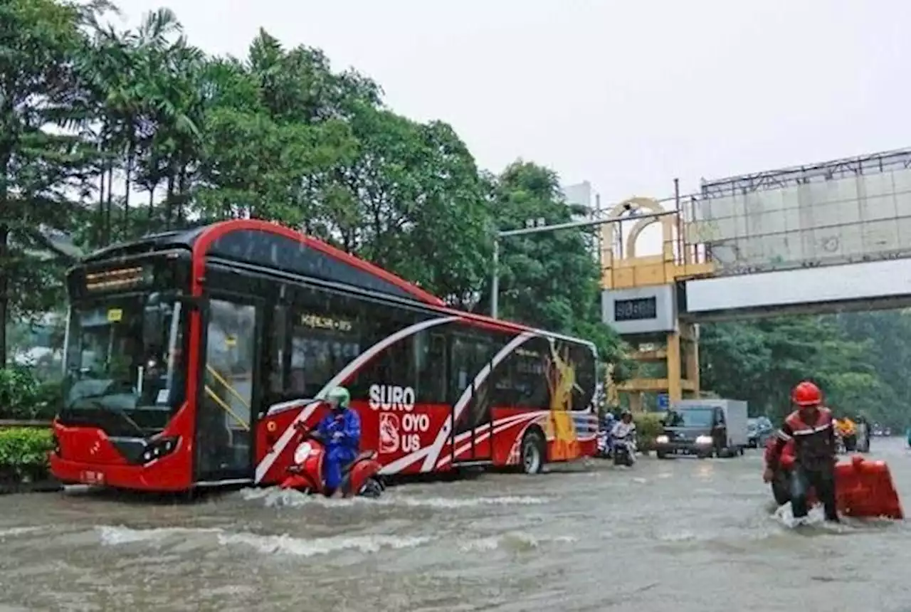 Wali Kota Surabaya Janji Desember Bebas Banjir