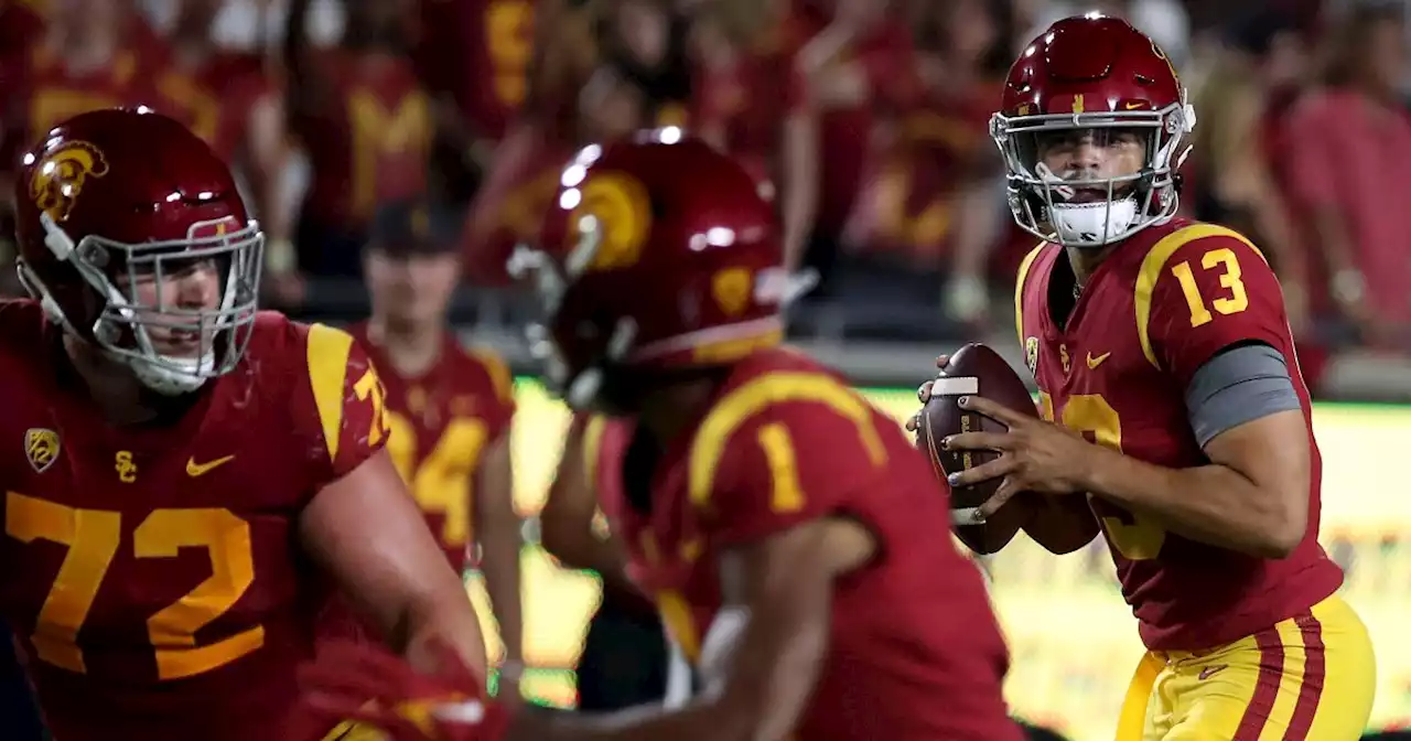 USC honors seniors before final home game of season