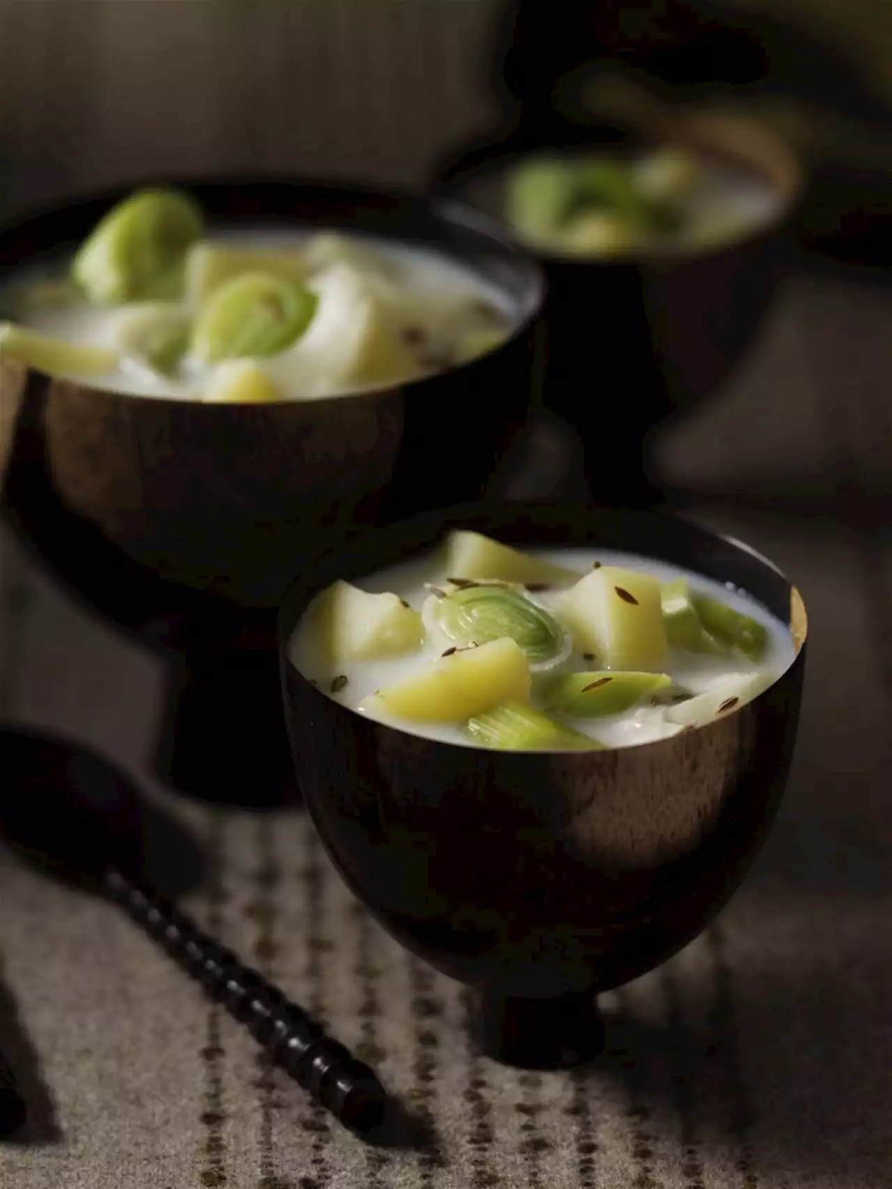 Soupe de poireaux et pommes de terre au cumin