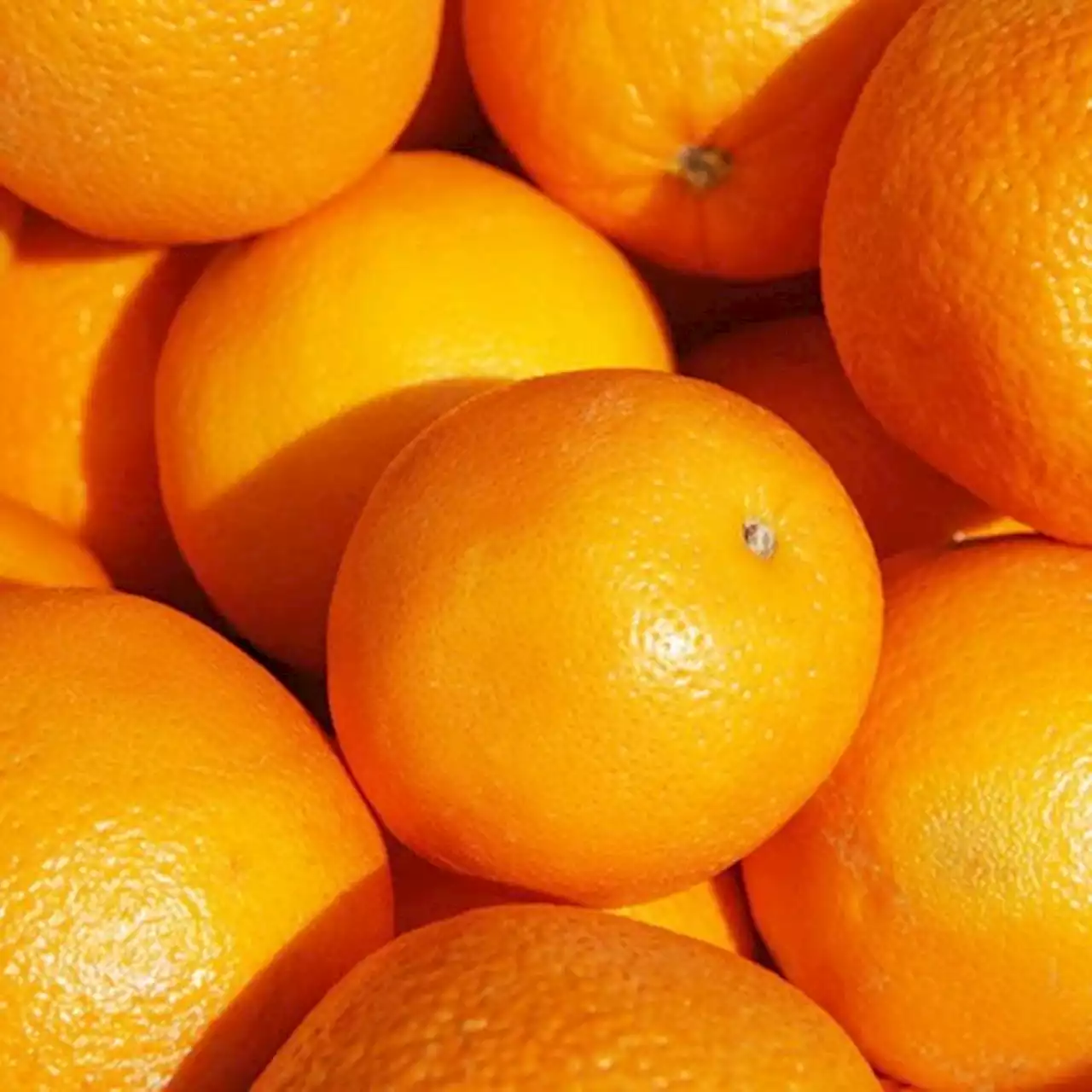 Diet and Nutrition: Reasons to Eat More Oranges