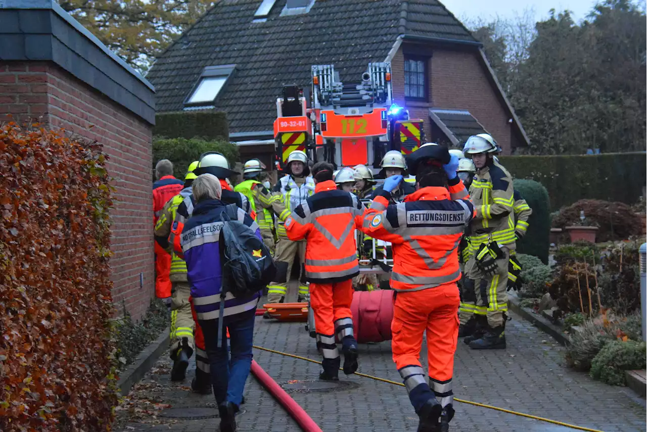 Drama bei Hamburg: Frau raucht im Bett – und stirbt wenig später in Feuer