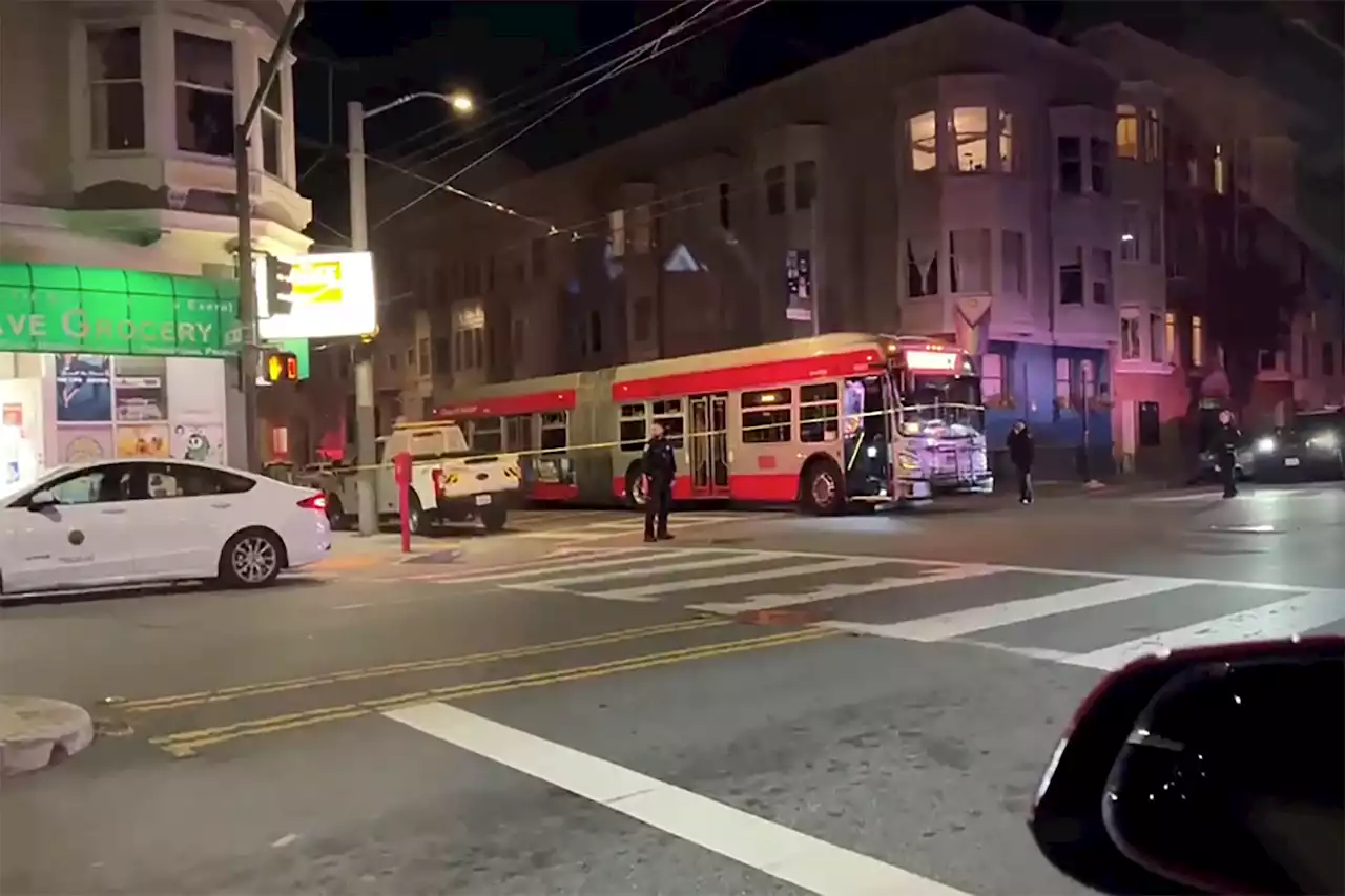 Man hijacks San Francisco bus, crashes into at least 10 vehicles