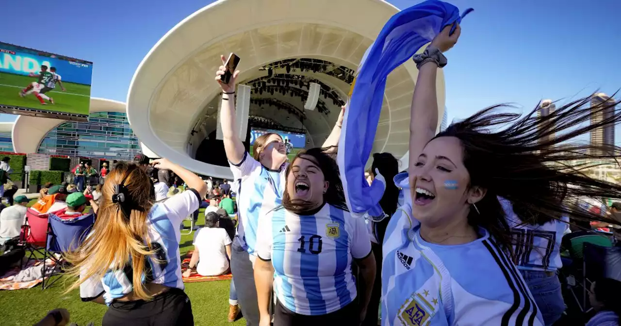 Viva the World Cup; thousands watch game at Rady Shell