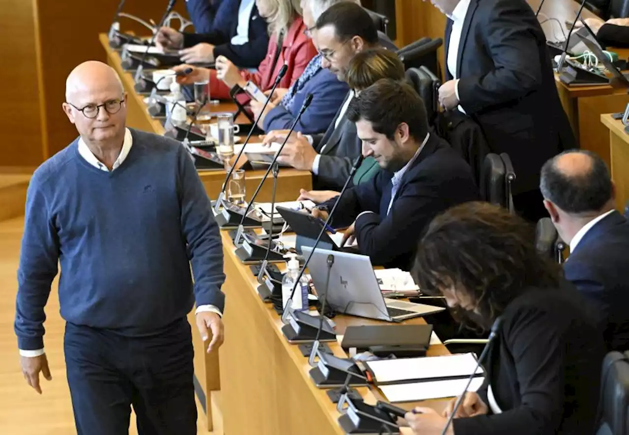 Wallonie: Jean-Luc Crucke reprend au parlement un mois après sa lourde opération