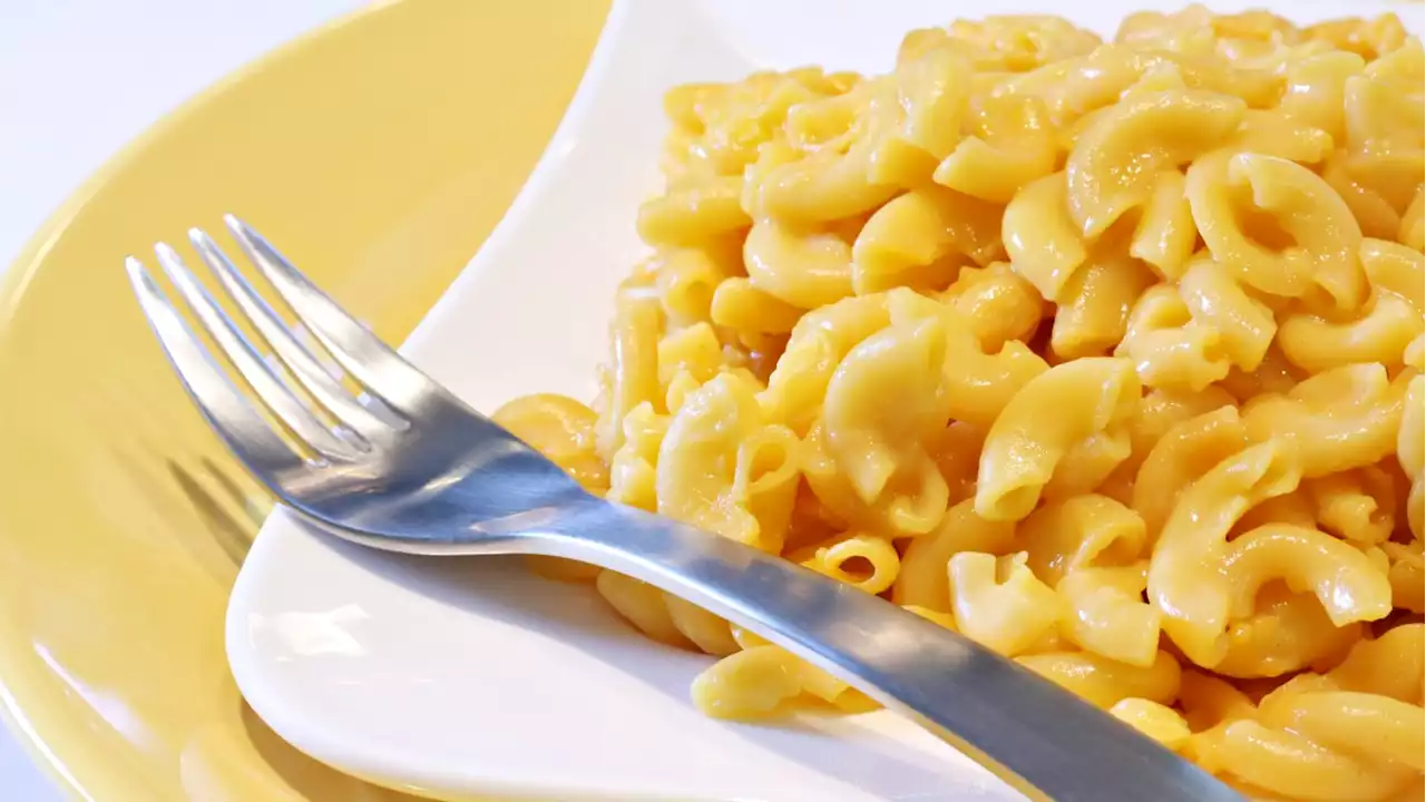 Woman Seeks Class-Action Lawsuit Over Velveeta Mac and Cheese Prep Time