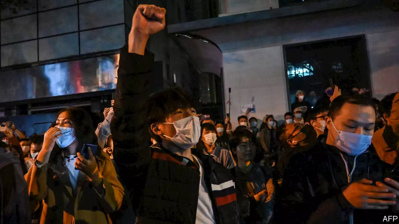 Unrest breaks out across China, as frustration at lockdowns grows