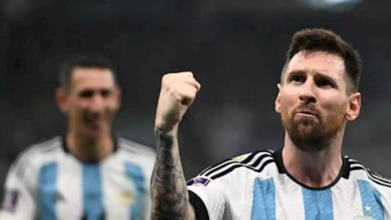 Messi scores as Argentina beat Mexico 2-0 at raucous Qatar stadium