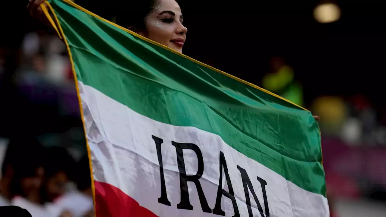 U.S. men's soccer team displays Iran flag minus Islamic Republic emblem