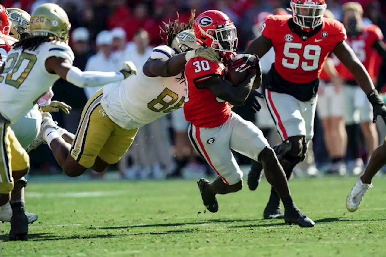 No. 1 Georgia overcomes slow start, routs Georgia Tech 37-14