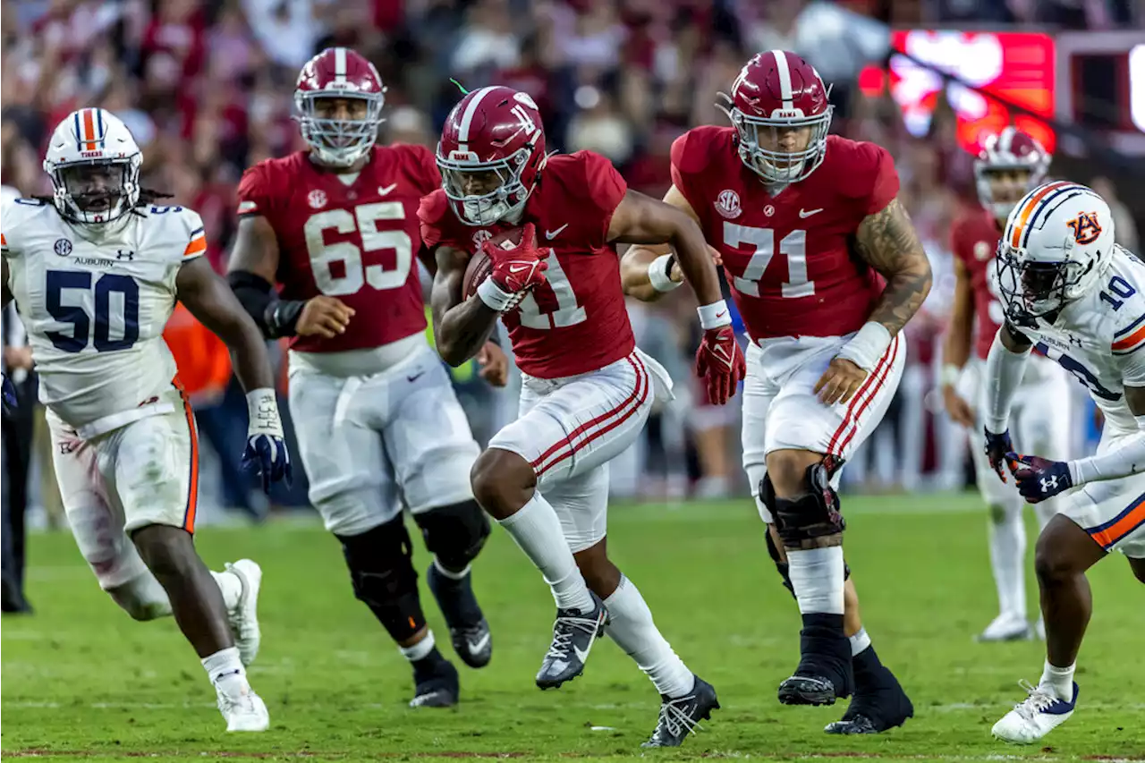 Alabama earns statement win against Auburn in regular season finale