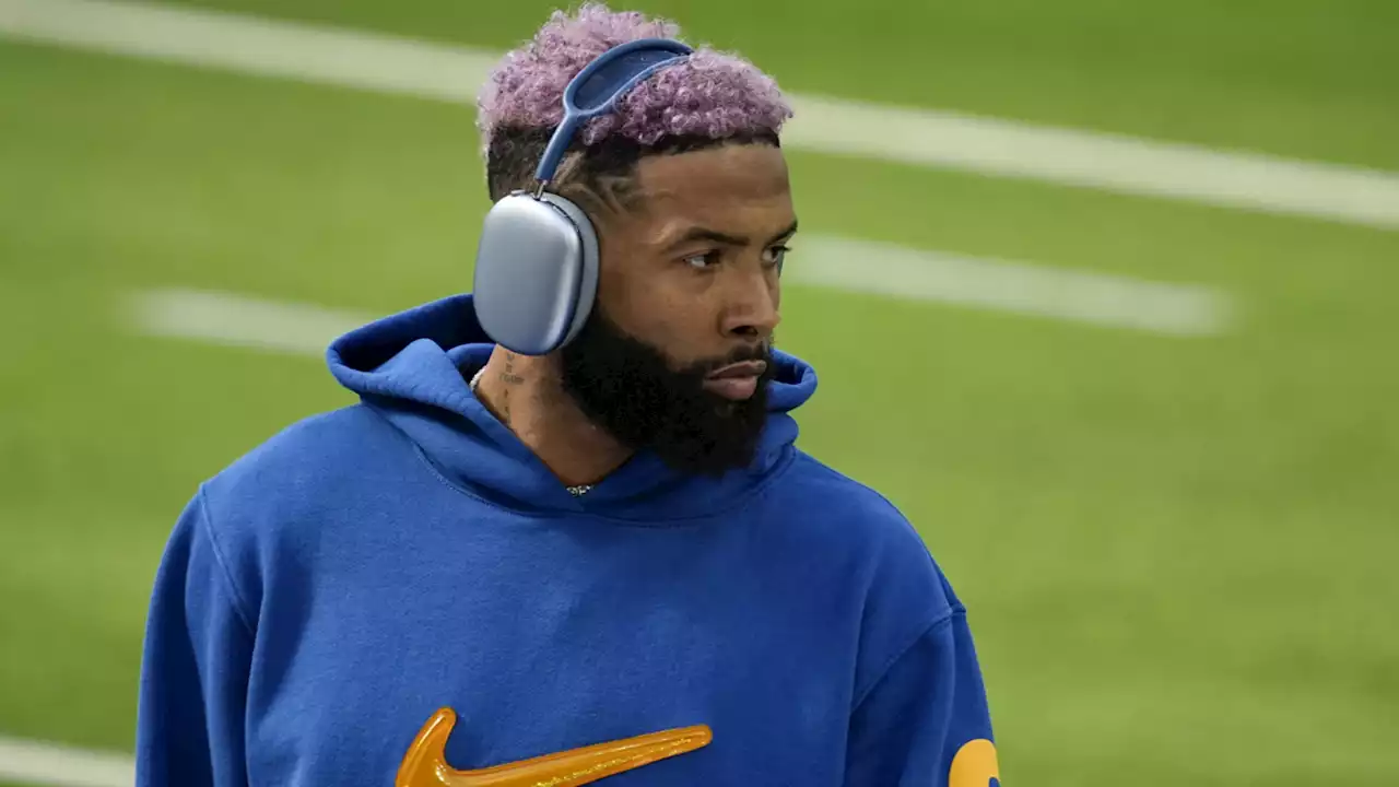 Odell Beckham Jr. escorted off plane in Miami after report of 'medical emergency'