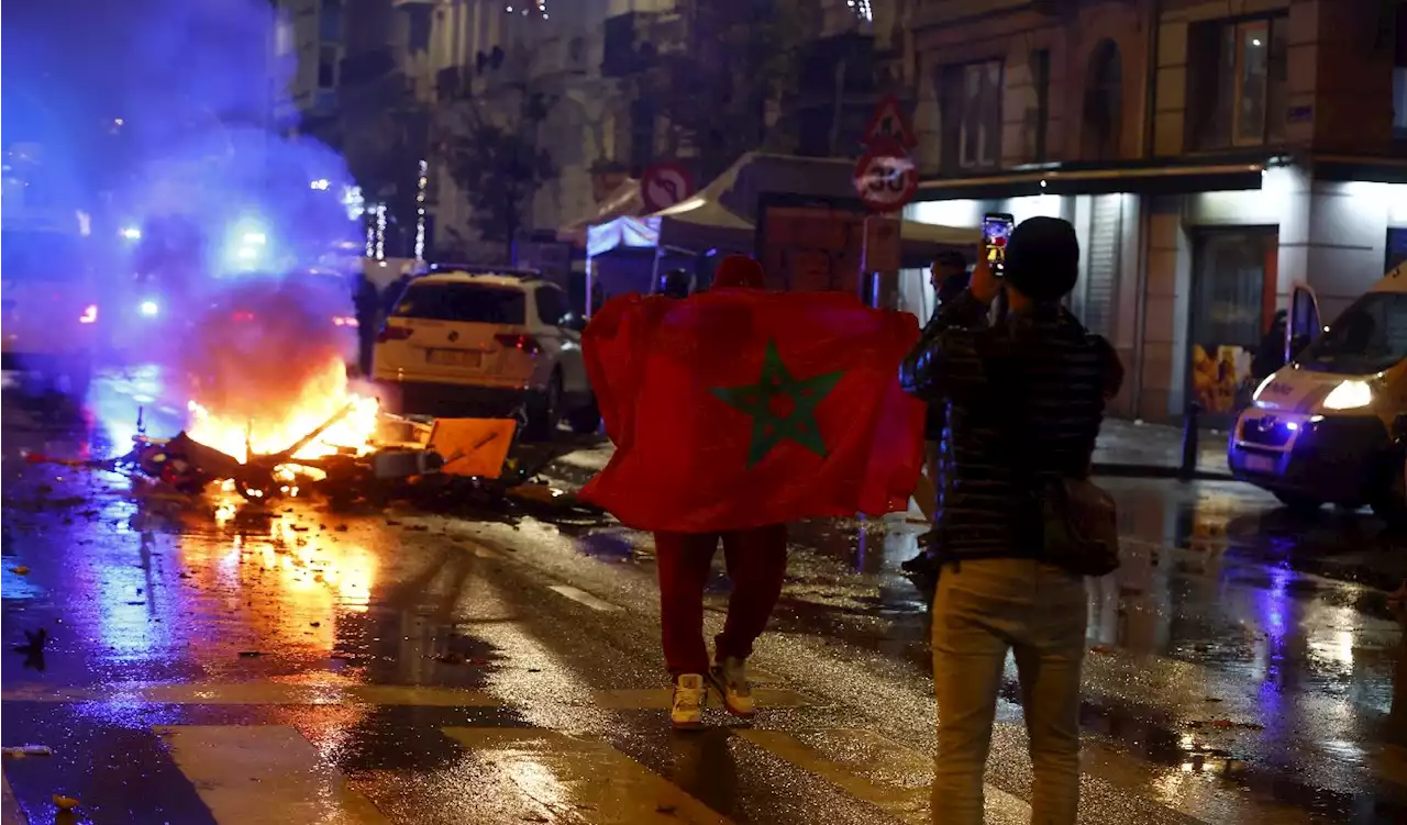 [Video] Fue una batalla campal: Actos vandálicos en Bruselas tras el partido Bélgica-Marruecos