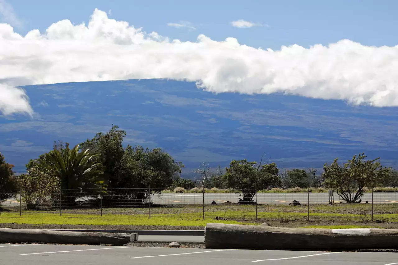 Hawaii’s Mauna Loa starts to erupt, sending ash nearby