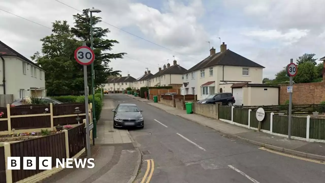 Nottingham s﻿treet stabbing leaves man in hospital