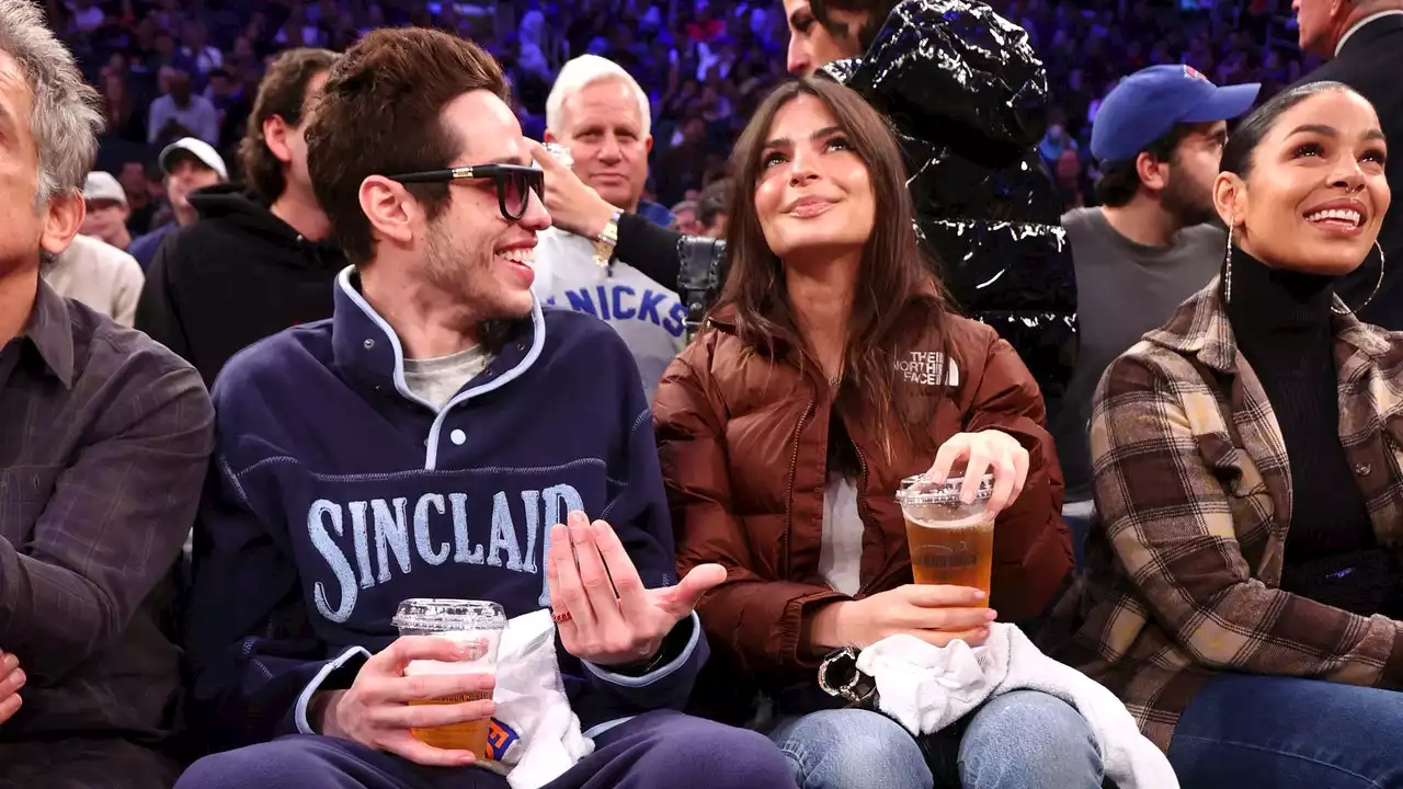 Emily Ratajkowski And Pete Davidson Ace The Casual Courtside Look At The Knicks