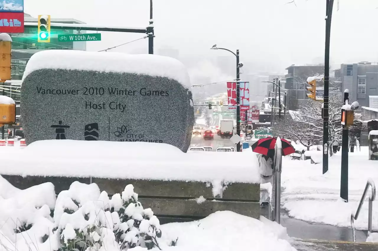 Prepare for snow: Flurries and snowfall predicted throughout week in Metro Vancouver