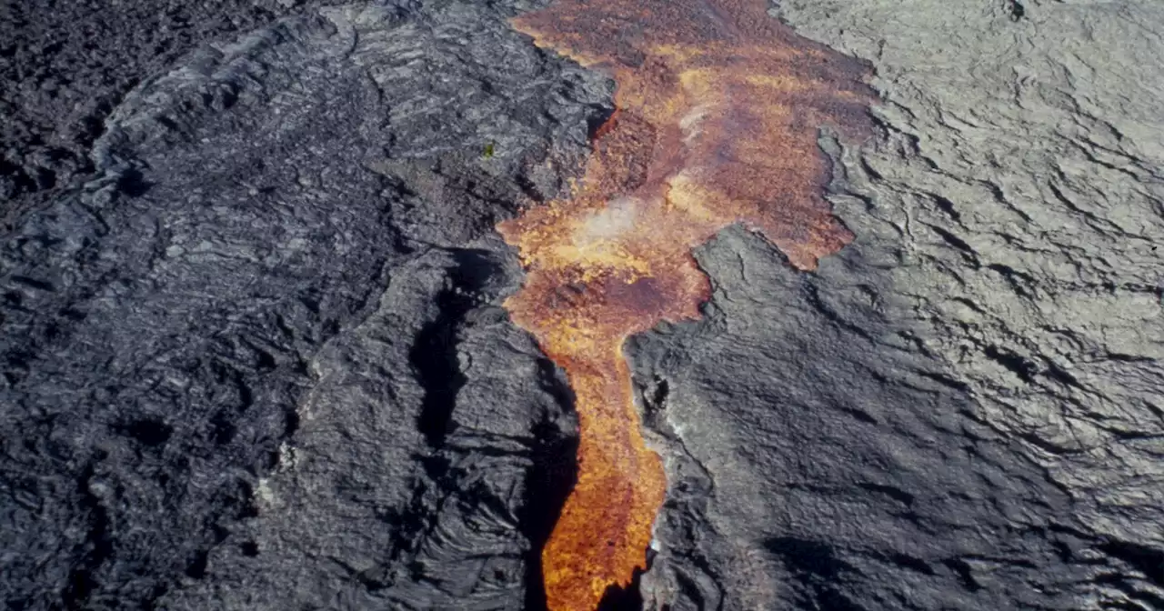 Mauna Loa eruption: Hawaii Big Island volcano erupting as ash fall warnings issued